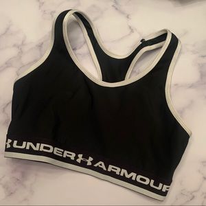 3/$20 💚 Under Armour sports bra black size small
